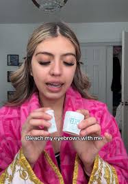 Eyebrow Dyeing Tutorial with Gigi Palacio