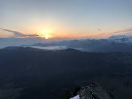 Wanderung zum sonnenaufgang auf dem grossen mythen: Zum Sonnenaufgang Auf Den Grossen Mythen Moritz Wandert