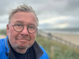 Der Abend war bewölkt in Domburg. Es gab auch ein paar Tropfen. Aber dann  waren da wieder diese Sonnenstrahlen. #domburg #zeeland