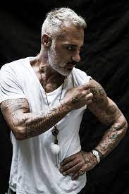 The daughter of millionaire gianluca vacchi blu jerusalem was born in december last year. Gianluca Vacchi Ein Leben Ein Traum Ein Voller Erfolg