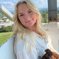 Abby Rushing's Instagram, Twitter & Facebook