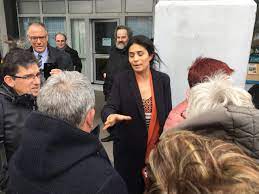 Une menace que sonia krimi a entendue souvent, petite fille. Cherbourg Echanges Muscles Entre Sonia Krimi Et Des Manifestants La Presse De La Manche