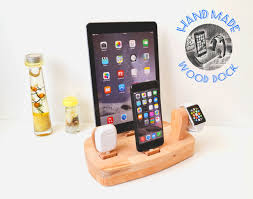 Apple Watch Airpods Stand Iphone Ladestation Geschenk Apple Ipad Ladestation Dockingstation Idoqq Quatro Buche Holz Station Iphone X Ipad Iphone Docking Station Docking Station Wooden Docking Station Handmade