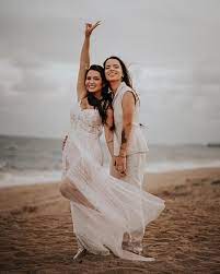 Jun 12, 2021 · cantora maria gadú assume namoro com artista multimídia: Cantora Maria Clara Se Casa Com A Namorada Em Cerimonia Intima A Beira Mar Revista Marie Claire Celebridades