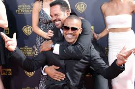 Cet article possède un paronyme, voir les yeux de l'amour. Les Feux De L Amour Les Acteurs De La Serie Se Rappellent Avec Emotion De Kristoff St John