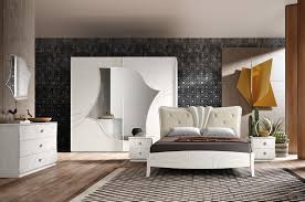 Letti che esplorano stili diversi, in completa libertà compositiva. Consigli E Idee Per Arredare Una Camera Da Letto Moderna Ceramicaecomplementi