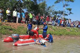 From i1.wp.com see more of info damkar & rescue kab. Asyik Cari Kodok Nyawa Deni Melayang Di Irigasi Tarum Timur Subang