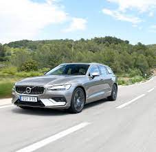 Im vergleich zum vormodell ist der aktuelle v60 mit 4,76 meter erheblich länger und dazu auch noch breiter geworden. V60 Im Test So Gut Ist Der Neue Kombi Von Volvo Welt