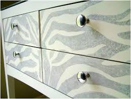 Per quello che vuole attenersi alle regole archetipo: 7 Ways To Revive An Old Dresser And Give It A New Life