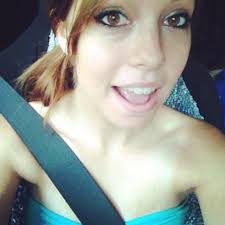 Kara Dee (@KarahhDee)