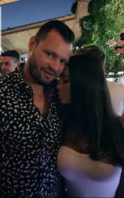 Oana roman a mărturisit că vrea să apeleze la operațiile estetice, pentru a scăpa de o problemă care o macină demult timp. Telenovela Din ViaÈ›a Lui Marius Niculae ContinuÄƒ Are IubitÄƒ NouÄƒ