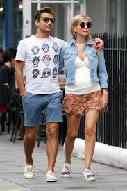 Rachel riley proved she's bumping along nicely when she stepped out in salford after filming countdown on wednesday. Rachel Riley S Baby Stopped Moving In Her Womb Due To Stress Over Cruel Trolling Aktuelle Boulevard Nachrichten Und Fotogalerien Zu Stars Sternchen