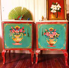 100 Yperoxes Idees Gia Decoupage Se Epipla Painted Furniture Paint Furniture Hand Painted Furniture