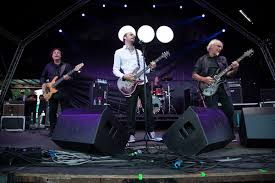 Henne röst liknas inte sällan vid en modern monica. 211208 Progressive Circus Pres Jethro Tull S Martin Barre Uk Live