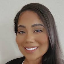 Kim Tracy's Instagram, Twitter & Facebook