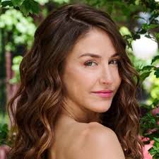 Esther Marcus (@EstherMarcus)