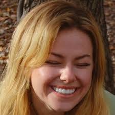 Anna Laura's Instagram, Twitter & Facebook