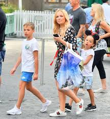 Поделиться emma bunton — santa baby (coming home for christmas 2019). Spice Kids Dit Zijn Alle Kinderen Van De Spice Girls Elle Be