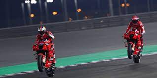 Grand prix motorcycle racing is the premier class of motorcycle road racing events held on road circuits sanctioned by the fédération internationale de motocyclisme (fim). Motogp Katar 1 2021 Tv Ubertragung Zeitplan Livestream