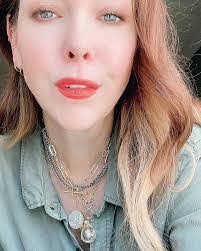 Tracy Worsham's Instagram, Twitter & Facebook