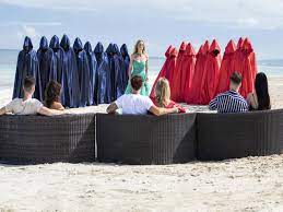 L'île de la tentation, qui avait enregistré de très bonnes audiences à ses débuts sur tf1, a connu une véritable dégringolade lorsqu'elle a été déplacée sur virgin 17. L Ile De La Tentation Une Lyonnaise Parmi Les Tentatrices Ce Jeudi Soir