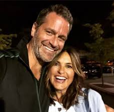 Ever since, it's been a match made in tv fandom heaven. Mariska Hargitay Net Worth Family Love Life Accident Education