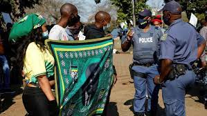Hundreds of his supporters, some of them armed with guns, spears and shields, had gathered nearby at his rural homestead in nkandla, eastern south africa, to try to prevent his arrest. Fncglii4kk1p1m