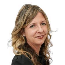 Lynn Staab's Instagram, Twitter & Facebook