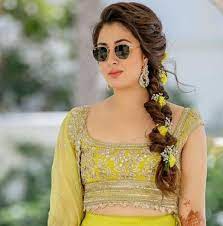 New Hairstyles For Indian Wedding Function Mehdi Haldi Sangeet Indian Hairstyles Front Hair Styles Indian Bride Hairstyle