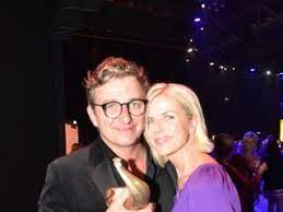 Seine ausbildung als schauspieler, sänger und tänzer absolvierte hans sigl am tiroler landestheater in innsbruck, wo er von 1993 bis 1999. Hans Sigl Darum Wurde Er Nie Fremdgehen