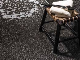 Pros and cons of glass mosaics on shower floor | L'Antic Colonial