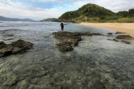 Pantai momong lampuuk bisa dijadikan alternatif kedua bagi yang berkunjung ke aceh tapi tidak kesampaian ke sabang. Lelah 9 Pantai Hits Di Aceh Ini Bisa Buatmu Fresh Kembali Ngadem Com