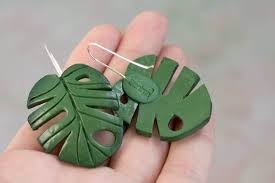 Monstera Leaf Earrings Green Clay Sculpted Long Dangle Drop Tropical Leaf Hypoallergenic Earrings For Women Artisan Jewelry De010 Polymer Clay Jewelry Diy Polymer Clay Jewelry Polymer Clay Crafts
