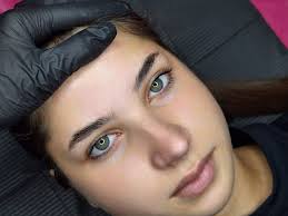 Micropigmentarea sprâncenelor