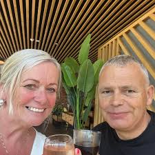 Does anyone recognize this front porch where Amazon delivered a package?