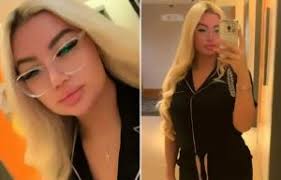 Heartwarming moment Army dad returns from Falklands dressed as Deliveroo  man to surprise his kids