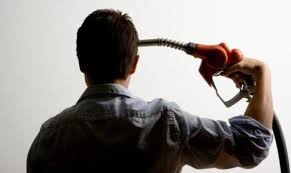 Salariul minim pe economie creste cu peste 8 la suta de la inceputul anului viitor. PreÅ£uri Mari Salarii Mici Romania Este CampioanÄ In Europa La Scumpirile CarburanÈilor Ziarul Romanesc Germania