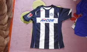 Like the home jersey it has a stamp of the city of berlin flag on its inside neck. Hertha Home Football Shirt 2004 2005 Sponsored By Arcor