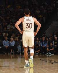WARRIORS BACK IN THE WIN COLUMN 💪💙 Golden State snaps their 3-game losing  streak by dominating the Utah Jazz behind 31 from Steph Curry…on just 1  free throw attempt. Much-needed bounce back.