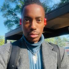 Better sophomore ? аве 。 Мαу o MYLIE Blige Tong Bratton fonl