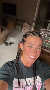 Thank you for the hair inspo @Allie :) lol sorry for the chaotic video #fyp  #fypシ #gamedayhair #hooper #femalehooper #braids #greenscreen