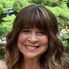 Leslie Bodkin's Instagram, Twitter & Facebook