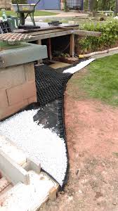 Carrara Kies Und Palmen Am Pool Die Treppe Ins Poolhaus War Fertig Ebenso Bereits Ein Grosser Teil Des Neu Angelegten Rasens Es Palmen Garten Palmen Garten