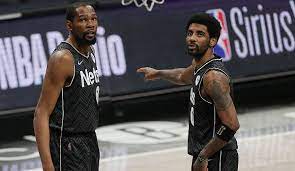 Brooklyn nets fans, the brooklyn nets official team store is your source for the widest assortment of officially licensed merchandise and apparel for men, women, kids, and even pets! Nba Kyrie Irving Und Kevin Durant Fuhren Brooklyn Nets Zum Sieg Im Spitzenspiel Gegen Phoenix Suns
