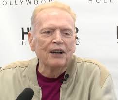 Larry flynt announces his official run for california governor's recall election at lfp larry flynt, the controversial publisher who founded hustler magazine, has died at the age of 78. Oxik9iduk2qpnm
