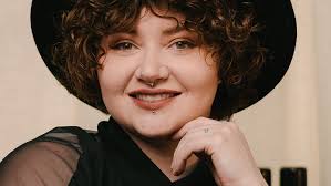 Emma Page's Instagram, Twitter & Facebook