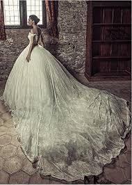 This bohemian wedding dress is made with long bell sleeves, open back and beaded 3d flowers floral design. Hochzeitskleid Malaysia Mit Langen Armeln Orientalisches Perlenhochzeitskleid Hochzeitskleid Mieten Pretoria