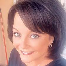 Shelly Holliday's Instagram, Twitter & Facebook