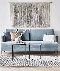 We Love Velvet Das Samt Sofa Fluente In Hellblau Bringt Dezenten Glamour In Eue Bringt Das Dezenten Eue Fluente Sofas Wohnzimmer Samt Sofa Zuhause