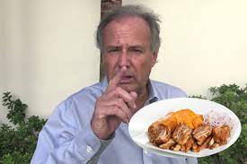 Ciudadanos de cañete critican a barnechea por no comer chicharrones. Fuertes Criticas A Barnechea Por Despreciar A Canetanas Video Diario Expresodiario Expreso